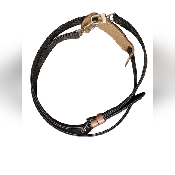 Louis Vuitton Handbags - Louis Vuitton Bandouliere strap